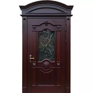 Входная арочная дверь со стеклом и ковкой в центре